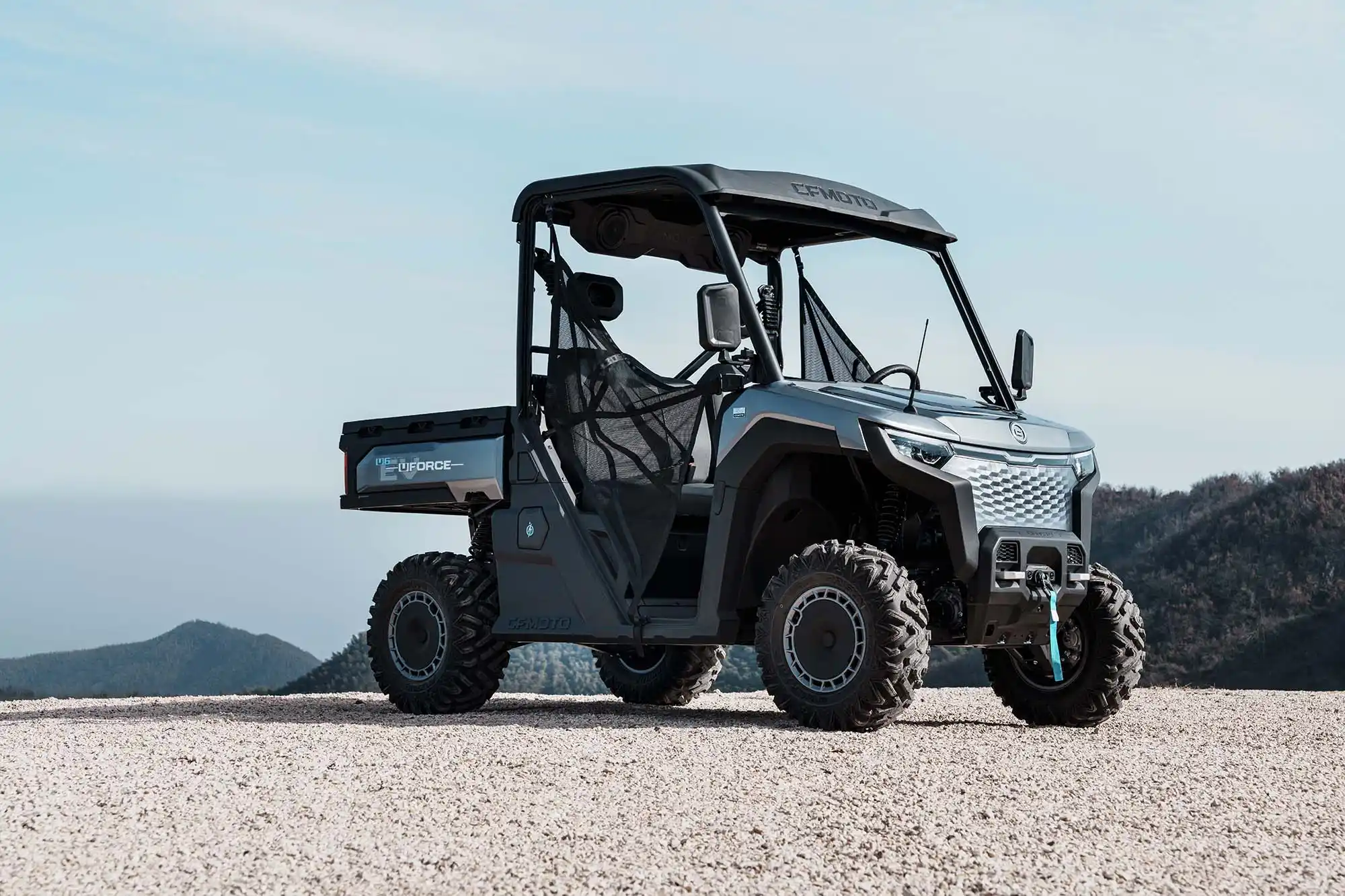 UTV UFORCE 600 EV